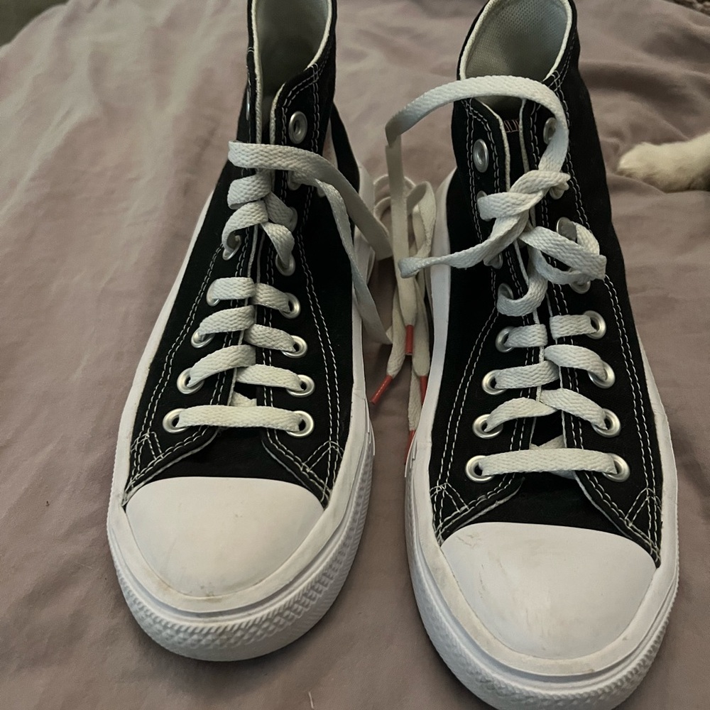 Girls black converse size 4.5. Mint condition worn a handful of times.